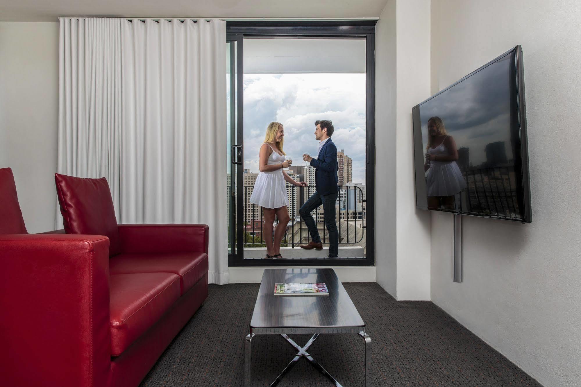 Cambridge Hotel Sydney