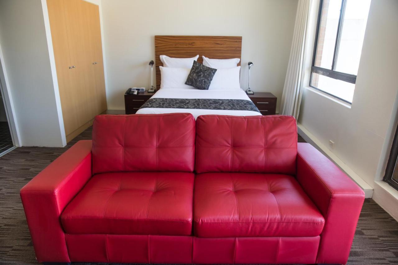 Cambridge Hotel 4*